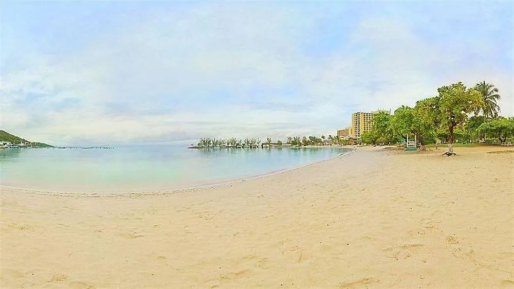 Rooms On The Beach Ότσο Ρίος 2*,
